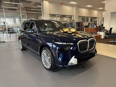 New 2026 BMW X7 xDrive40i image 1