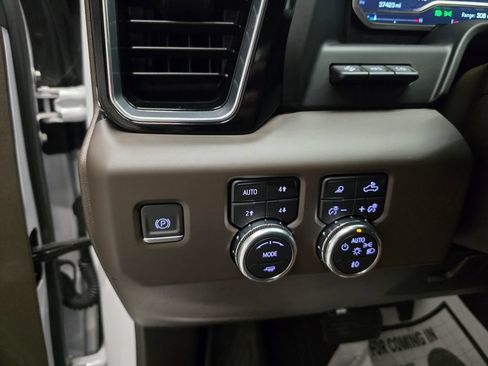 Used 2024 GMC Sierra 3500 Denali w/ Denali Reserve Package AWD/4WD image 37