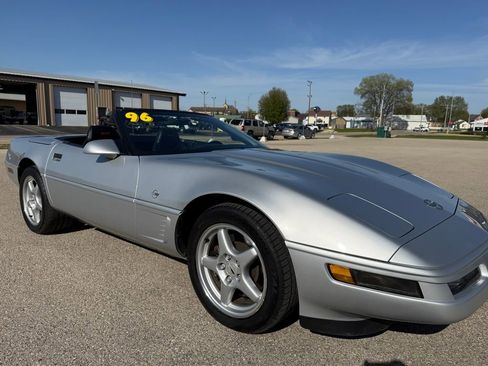 Used 1996 Chevrolet Corvette Convertible RWD image 11