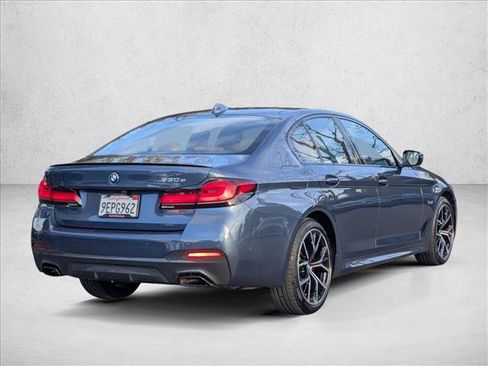 Used 2023 BMW 530e 530e w/ M Sport Package image 5