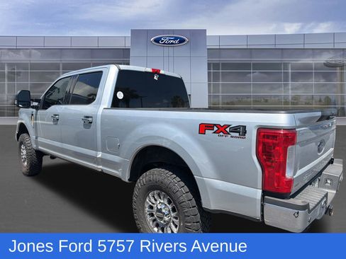 Used 2017 Ford F250 XLT w/ XLT Value Package AWD/4WD image 3