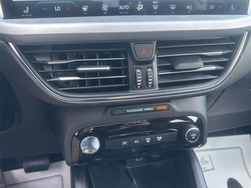 Used 2025 Ford Escape SE w/ PHEV Premium Package FWD image 33