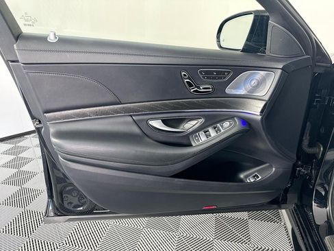 Used 2018 Mercedes-Benz S 560 Sedan w/ AMG Line Exterior image 20