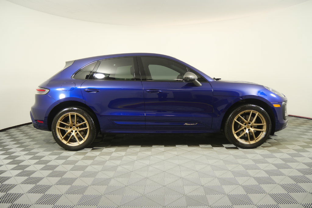 Used 2024 Porsche Macan AWD/4WD image 3