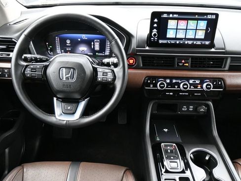 Used 2024 Honda Pilot Elite image 6