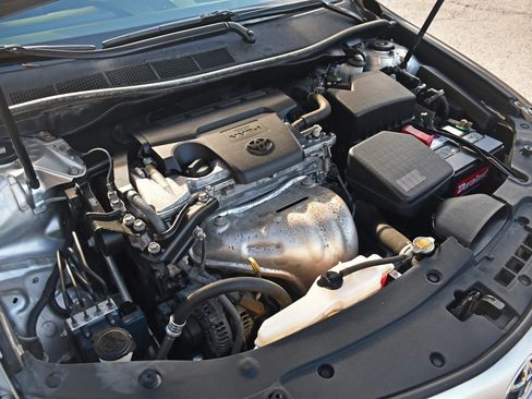 Used 2013 Toyota Camry SE FWD image 22