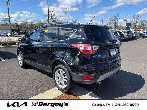 Used 2017 Ford Escape SE w/ Equipment Group 201A image 8