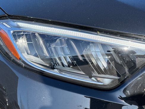 Used 2025 Mercedes-Benz GLC 300 image 10