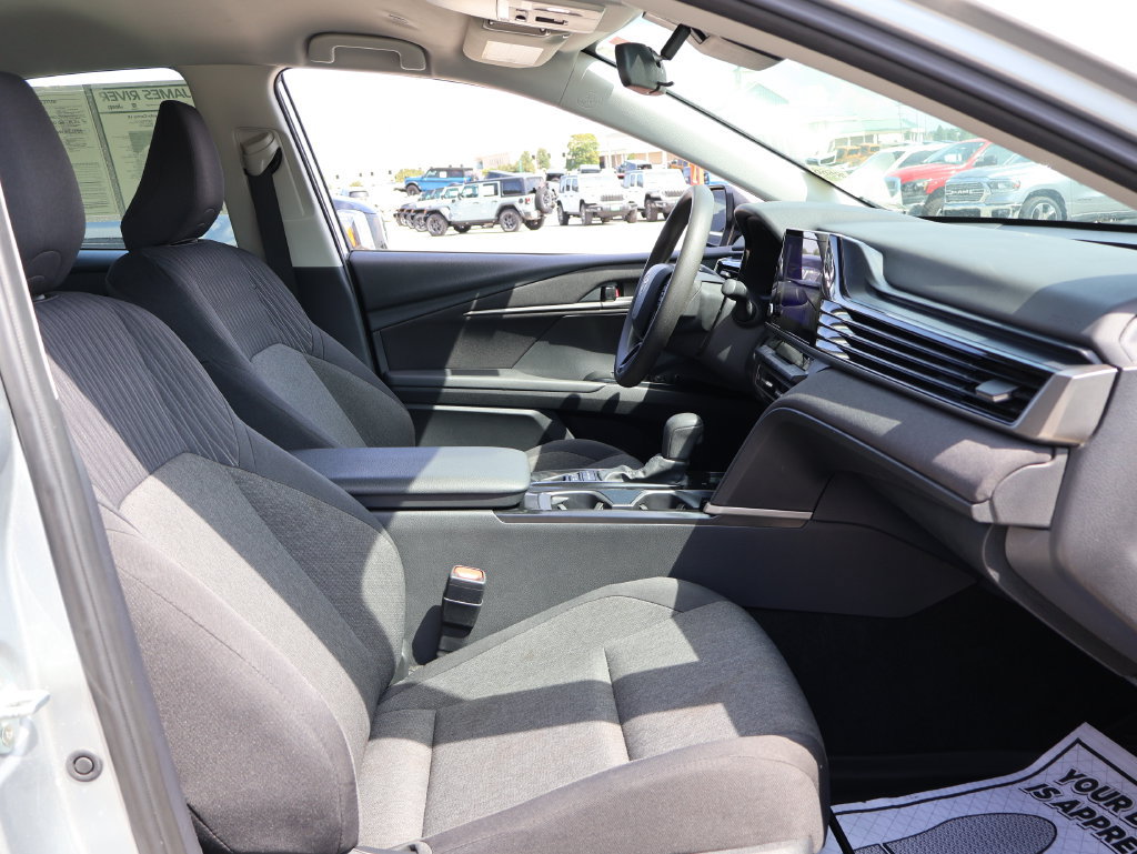 Used 2025 Toyota Camry LE FWD image 8
