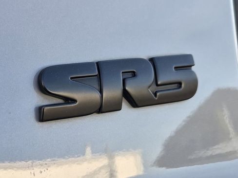 Used 2021 Toyota Tundra SR5 w/ Trail Edition image 8