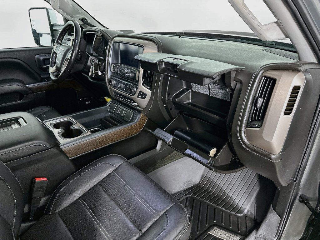 Used 2018 GMC Sierra 3500 Denali w/ Duramax Plus Package AWD/4WD image 31