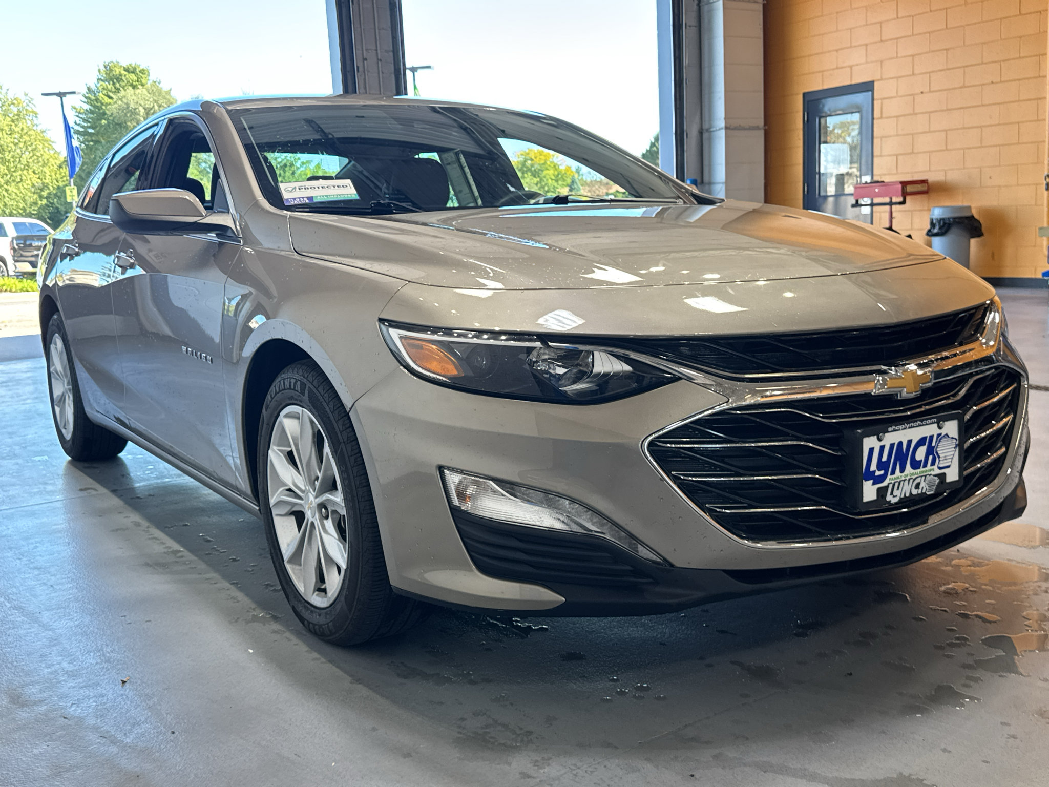 Used 2025 Chevrolet Malibu LT FWD image 7