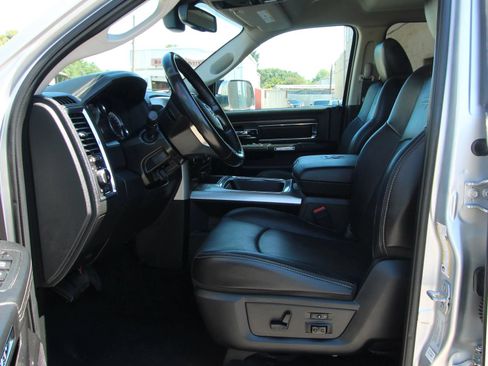 Used 2016 RAM 3500 Laramie AWD/4WD image 9