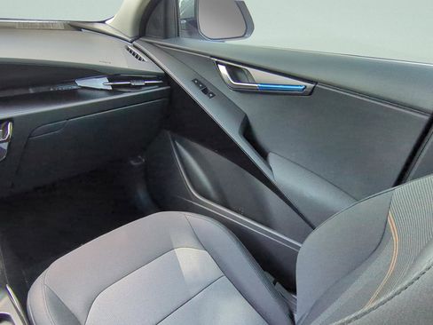 New 2026 Kia Niro LX FWD image 16