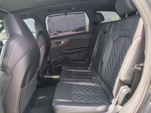 Used 2025 Audi SQ7 Premium Plus w/ Executive Package image 15