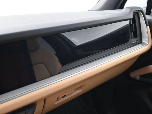 Certified 2026 Porsche Cayenne AWD/4WD image 22