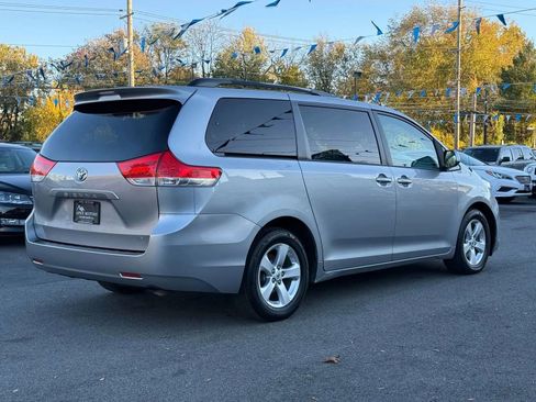 Used 2013 Toyota Sienna LE FWD image 13