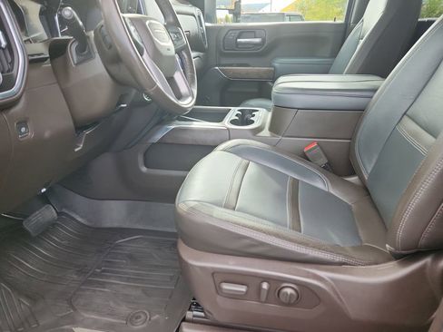 Used 2023 GMC Sierra 3500 Denali w/ Denali Ultimate Package image 7