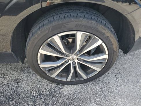 Used 2022 Volvo XC60 B5 Momentum w/ Protection Package Premier image 4