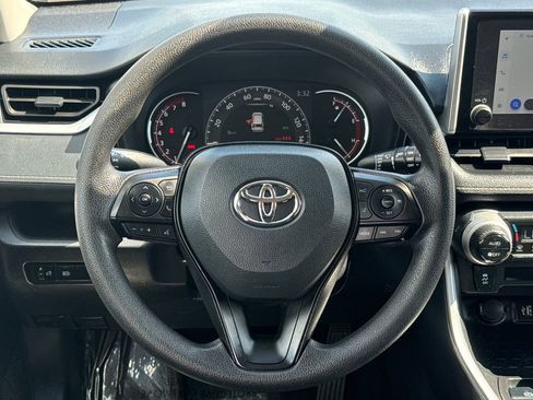 Used 2025 Toyota RAV4 XLE AWD/4WD image 12