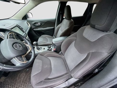 Used 2015 Jeep Cherokee Latitude w/ Comfort/Convenience Group AWD/4WD image 26
