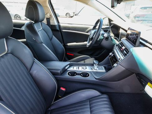 Used 2026 Genesis G70 2.5T Prestige RWD image 19