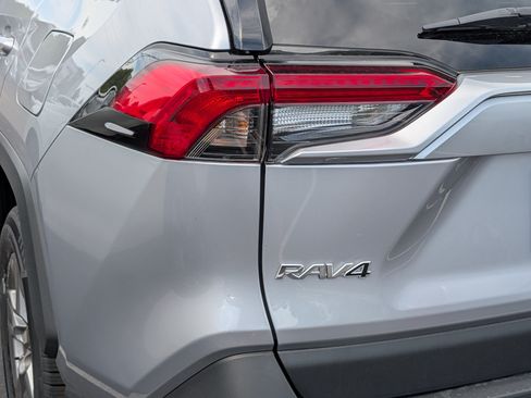 Used 2024 Toyota RAV4 LE AWD/4WD image 17