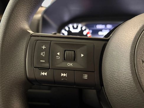 Used 2022 Nissan Rogue SV AWD/4WD image 28