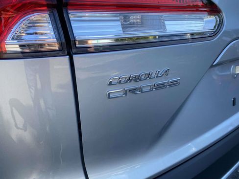 Used 2023 Toyota Corolla Cross LE w/ Moonroof Package AWD/4WD image 11