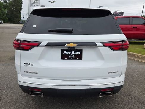 Used 2023 Chevrolet Traverse Premier FWD image 12