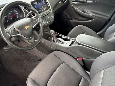 Used 2025 Chevrolet Malibu RS FWD image 5