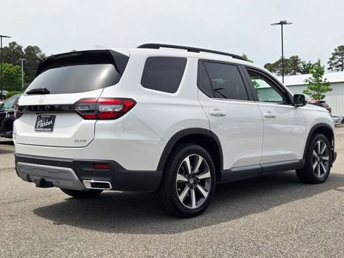 Used 2024 Honda Pilot Elite image 5