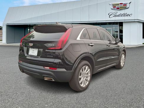 Used 2019 Cadillac XT4 Luxury AWD/4WD image 6