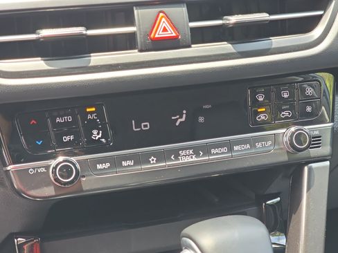 Used 2024 Kia Seltos EX FWD image 23