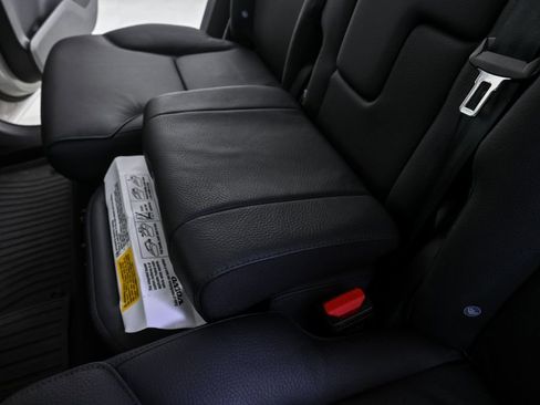 Certified 2024 Volvo XC90 B5 Plus image 24