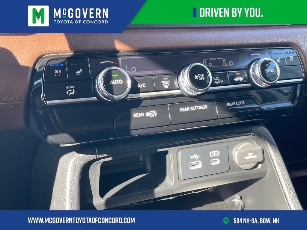 Used 2025 Honda Pilot Elite image 24