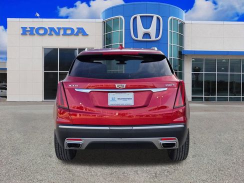 Used 2021 Cadillac XT5 Premium Luxury FWD image 4