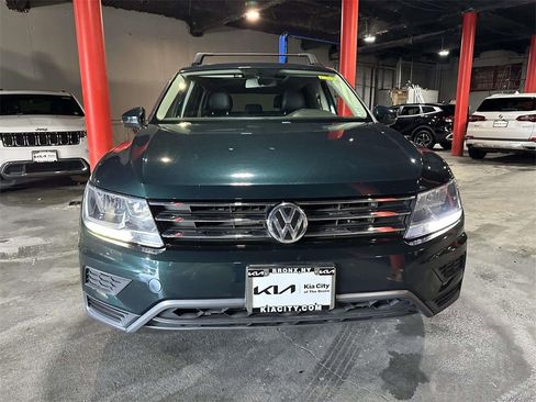 Used 2019 Volkswagen Tiguan SE w/ Panoramic Sunroof Package image 11