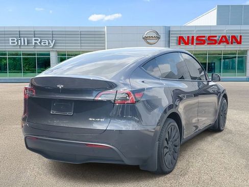 Used 2024 Tesla Model Y Long Range AWD/4WD image 4