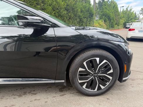 Certified 2024 Kia EV6 Wind w/ Wind Technology Package RWD image 3