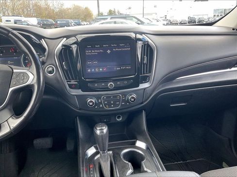 Used 2020 Chevrolet Traverse LT FWD image 18
