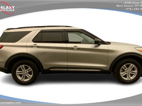Used 2021 Ford Explorer XLT AWD/4WD image 4