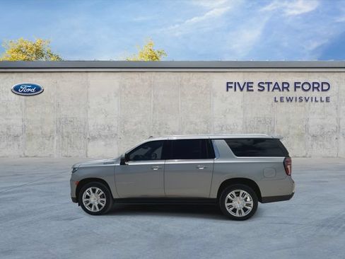 Used 2023 Chevrolet Suburban High Country w/ Advanced Technology Package RWD image 5