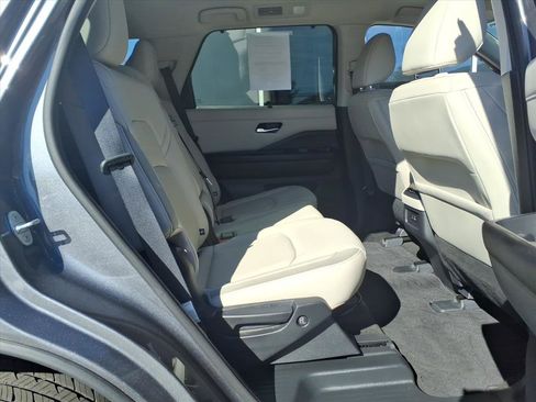 Certified 2023 Nissan Pathfinder SL image 13