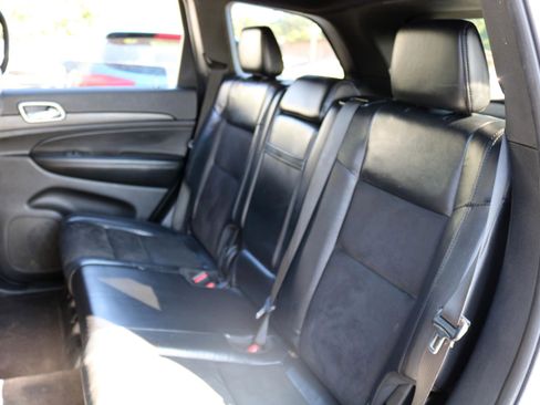 Used 2019 Jeep Grand Cherokee Altitude AWD/4WD image 38