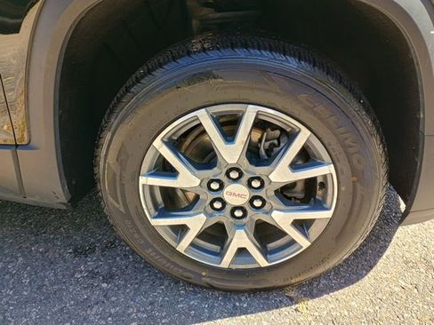 Used 2023 GMC Acadia SLT image 10