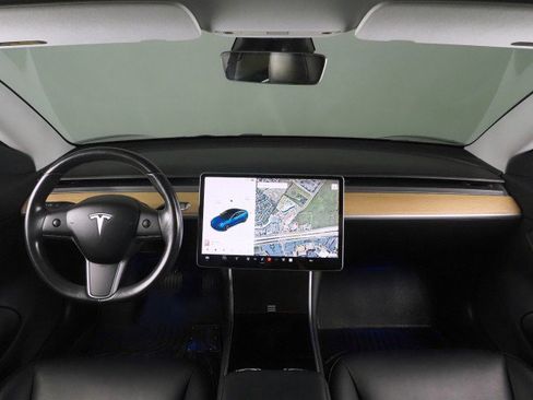 Used 2018 Tesla Model 3 image 3
