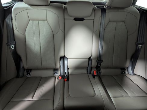 Used 2025 Audi Q5 Premium Plus w/ Premium Plus image 12