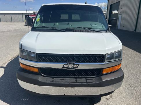 Used 2019 Chevrolet Express 3500 LT w/ LT Preferred Equipment Group RWD image 9
