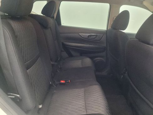 Used 2020 Nissan Rogue S FWD image 19